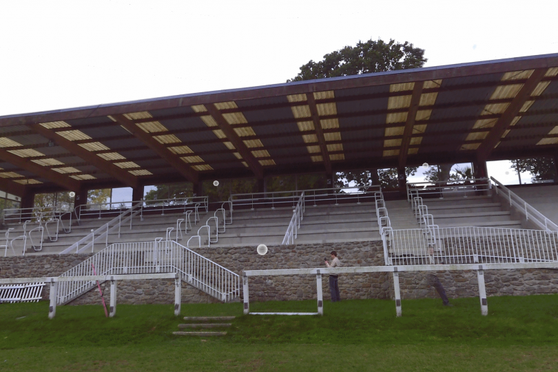 Relevé de la tribune au centre équestre de Dinard